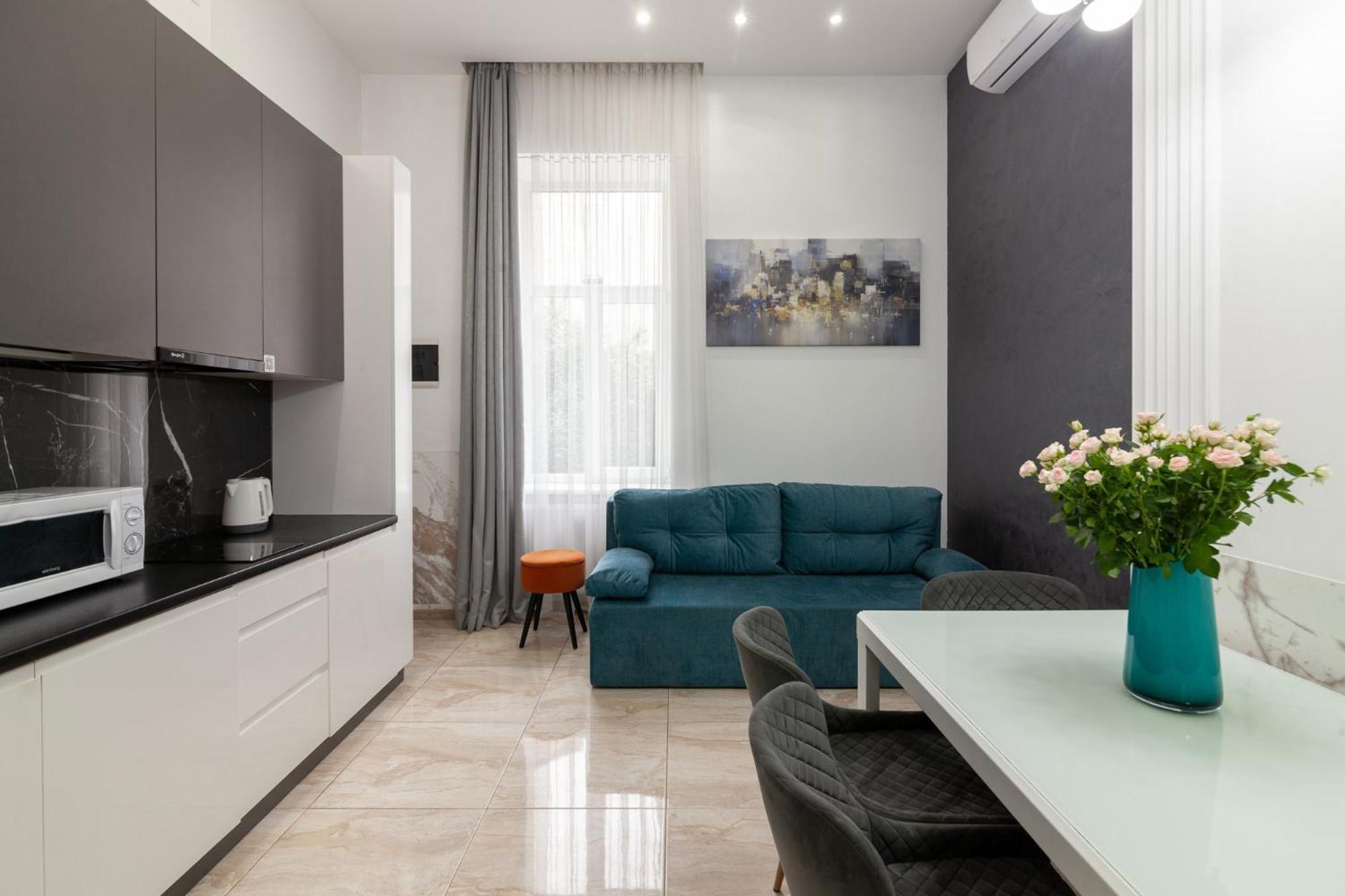 Royal Apartment On Franka 28 Лвив Екстериор снимка